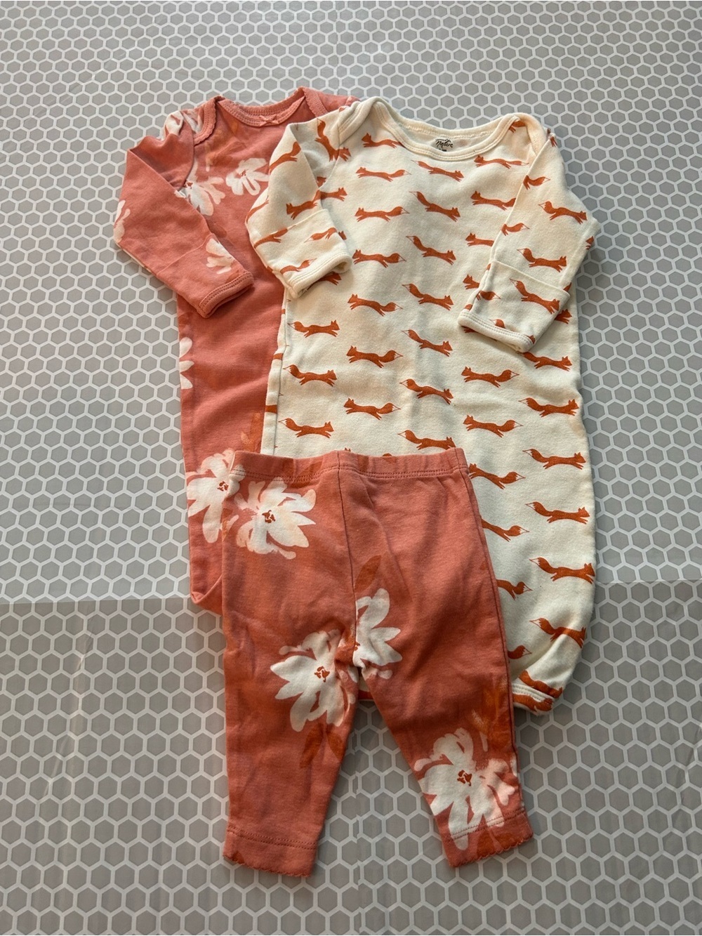 Touched by Nature Carters Gown & Floral Sleeper Set Coral and Cream Size 0-6M
